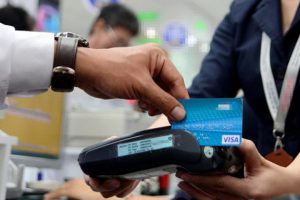 Dịch vụ rút tiền và đáo hạn thẻ tín dụng Techcombank phí thấp