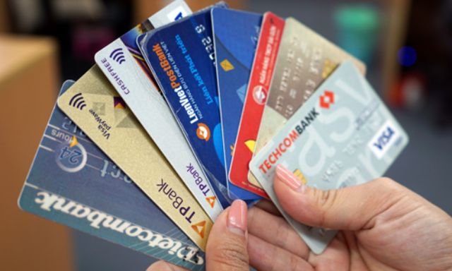 Những ngân hàng cho phép sang ngang thẻ tín dụng
