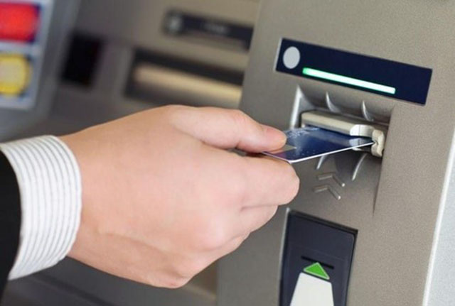 Cách rút tiền mặt ATM